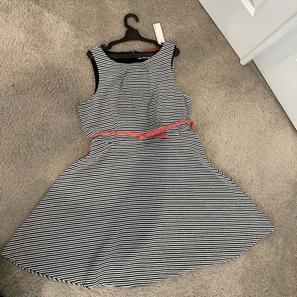 Elle striped dress with pink bow belt size Large